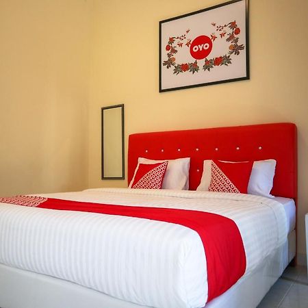 Oyo 2202 Delima Guest House Syariah بادانج المظهر الخارجي الصورة